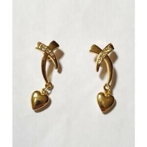 Avon hearts kiss delicate Avon earrings from 1994